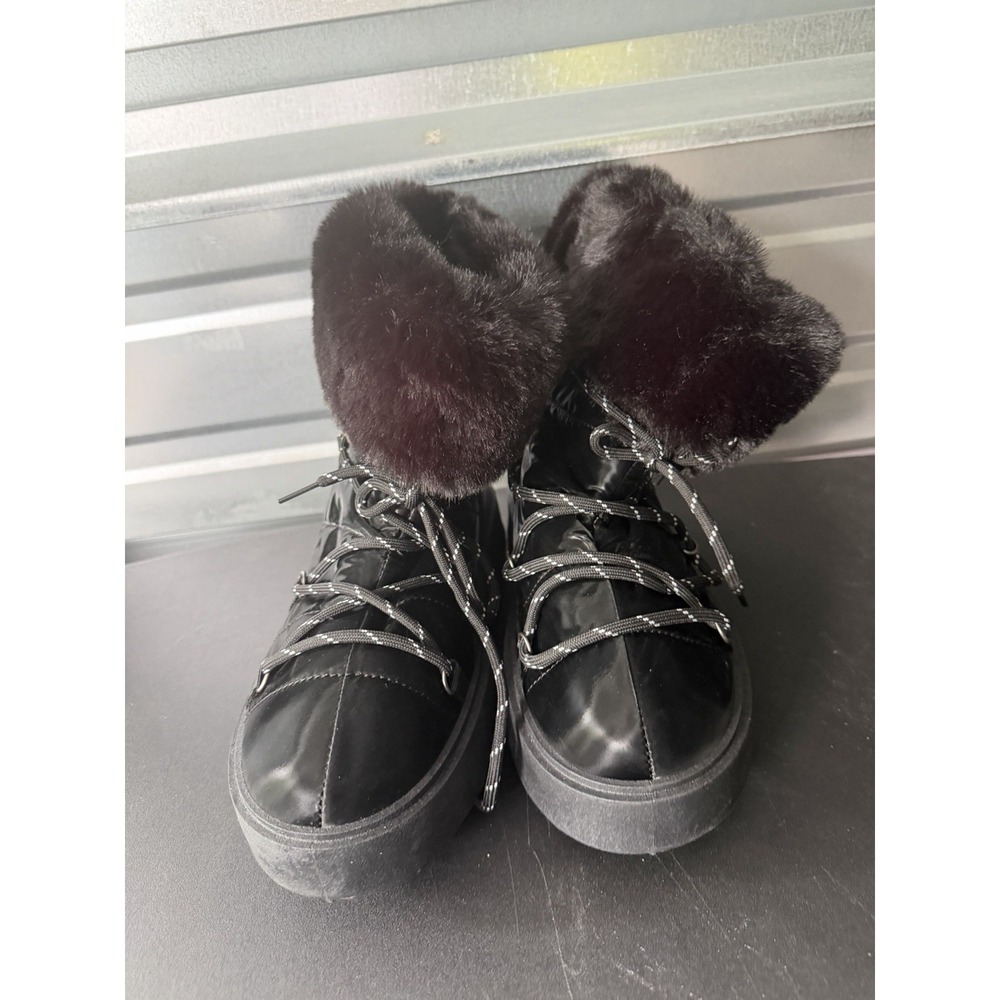 Patent Leather Quilted Black Snow Boots with Fur Size 8 B-2